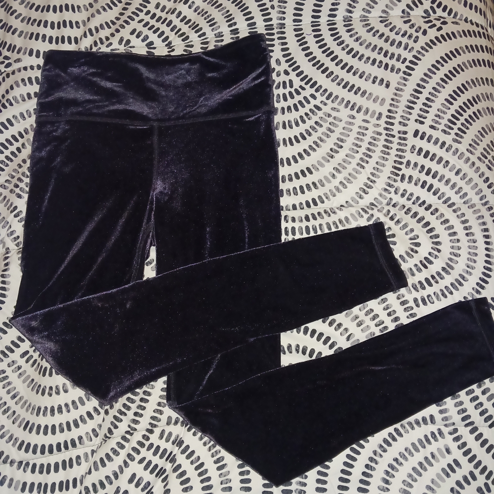 Athleta Kids Velvet Leggings in Deep Black
